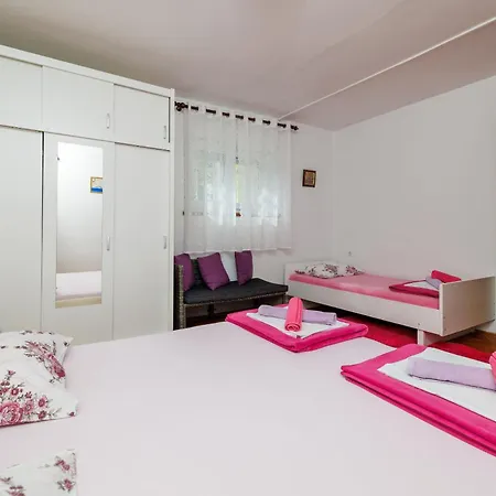 Divano Apartment Selce