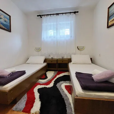 Divano Apartment *