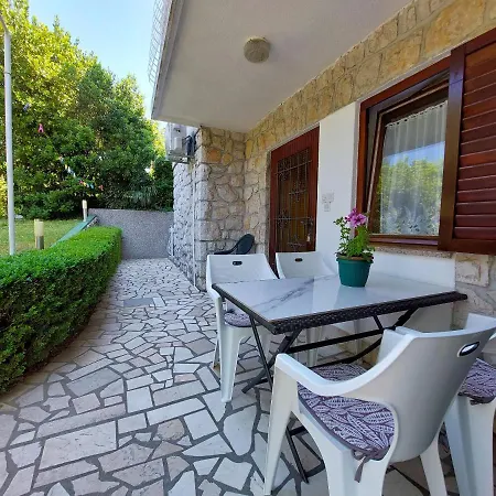 Apartment Divano