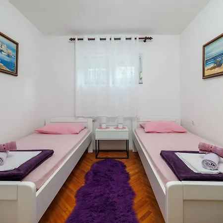 Divano דירה סלצה